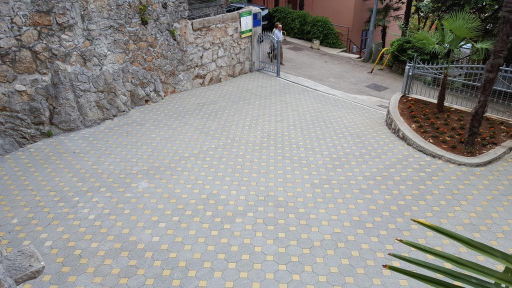 Apartments Villa Atta Opatija Bagian luar foto