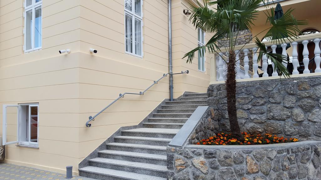 Apartments Villa Atta Opatija Bagian luar foto